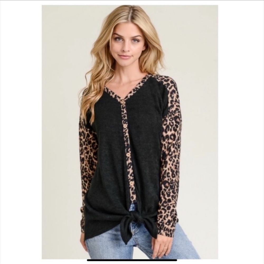 ANIMAL PRINT WITH BLACK TOP